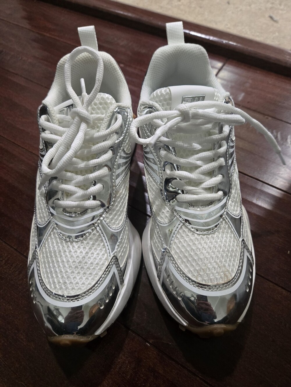 Steve Madden Cyclone metallic silver and white platform sneakers Size 8.5